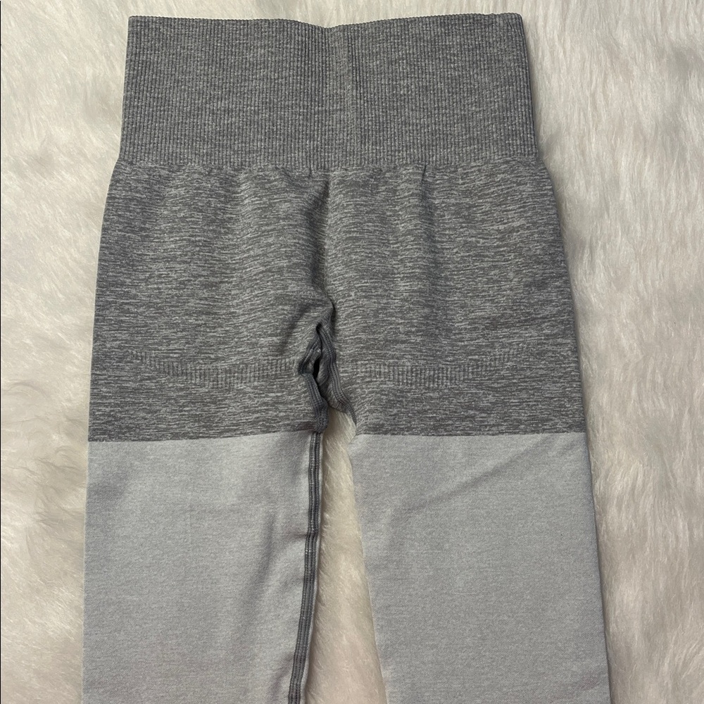 Colorblock Workout Set - Size Small - Picture 6 of 8